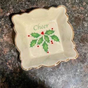 Lenox Holiday Cheer Gold Trimmed Fluted Dish